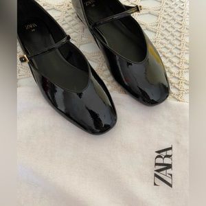 Patent effect faux leather mary janes zara Ballet flats